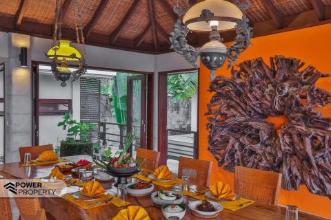 Вилла с 6 спальнями в Джимбаран, Бадунг, Бали (10613) 10