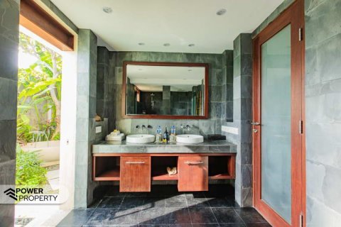 Вилла с 6 спальнями в Джимбаран, Бадунг, Бали (10613) 21