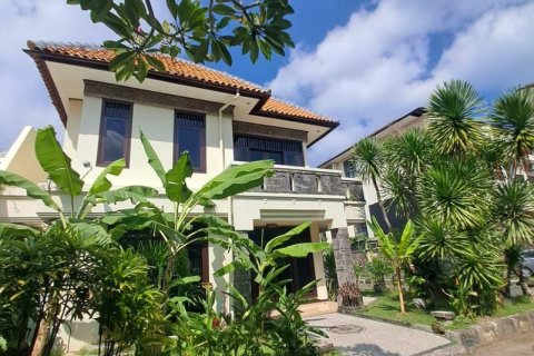 Вилла с 4 спальнями в Кута, Бадунг, Бали (10609) 17