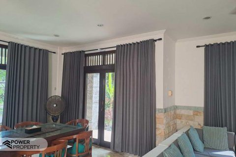 Вилла с 4 спальнями в Кута, Бадунг, Бали (10609) 6