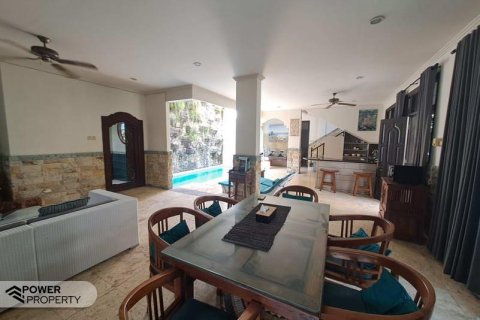 Вилла с 4 спальнями в Кута, Бадунг, Бали (10609) 7