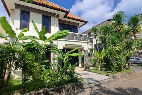 Вилла с 4 спальнями в Кута, Бадунг, Бали (10609) 15