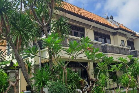 Вилла с 4 спальнями в Кута, Бадунг, Бали (10609) 16