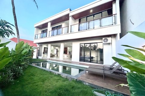 Вилла с 4 спальнями в Чангу, Бадунг,  (9790) 1