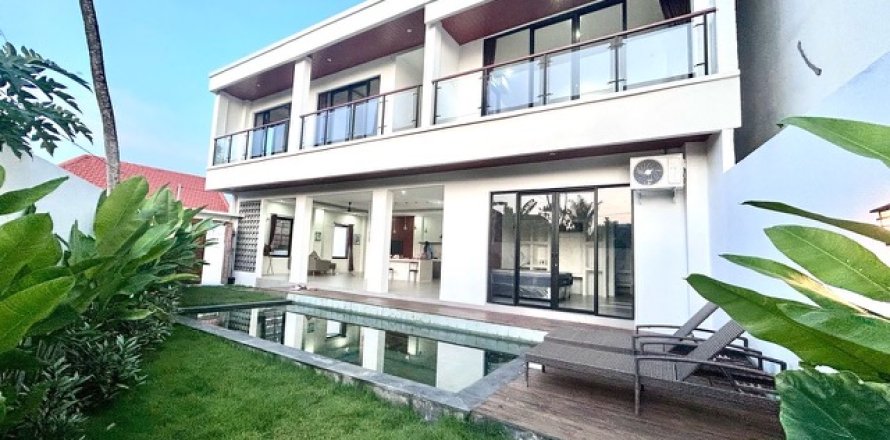 Вилла с 4 спальнями в Чангу, Бадунг,  (9790)