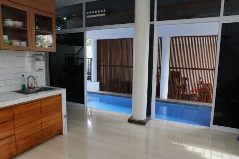 Вилла с 5 спальнями в Керобокан, Бадунг,  (9430) 7