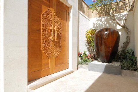 Вилла с 7 спальнями в Унгасан, Бадунг,  (9431) 1