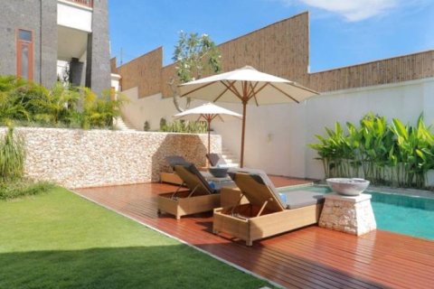 Вилла с 7 спальнями в Унгасан, Бадунг,  (9431) 3