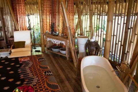 Вилла с 13 спальнями в Карангасем,  (9433) 10