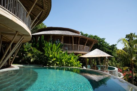 Вилла с 13 спальнями в Карангасем,  (9433) 11