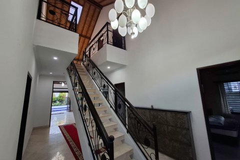 Вилла с 6 спальнями в Джимбаран, Бадунг,  (9817) 2