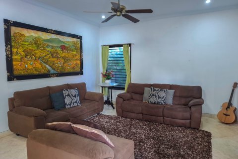 Вилла с 6 спальнями в Джимбаран, Бадунг,  (9817) 4