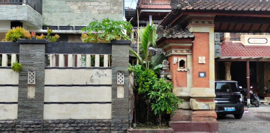 Дом с 7 спальнями в Денпасар,  (9820)