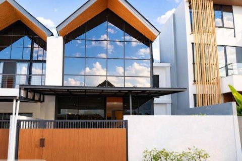 Вилла с 4 спальнями в Семиньяк, Бадунг, Бали (10506)