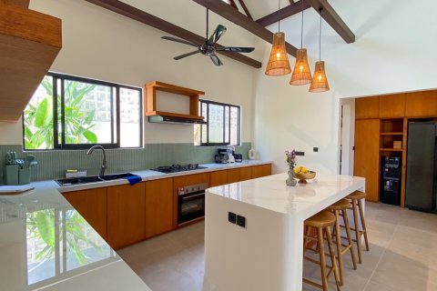 350m2 Villa in Kerobokan, Badung, Bali (10504) 12