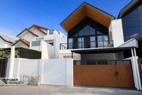 Вилла с 3 спальнями в Семиньяк, Бадунг, Бали (10505)