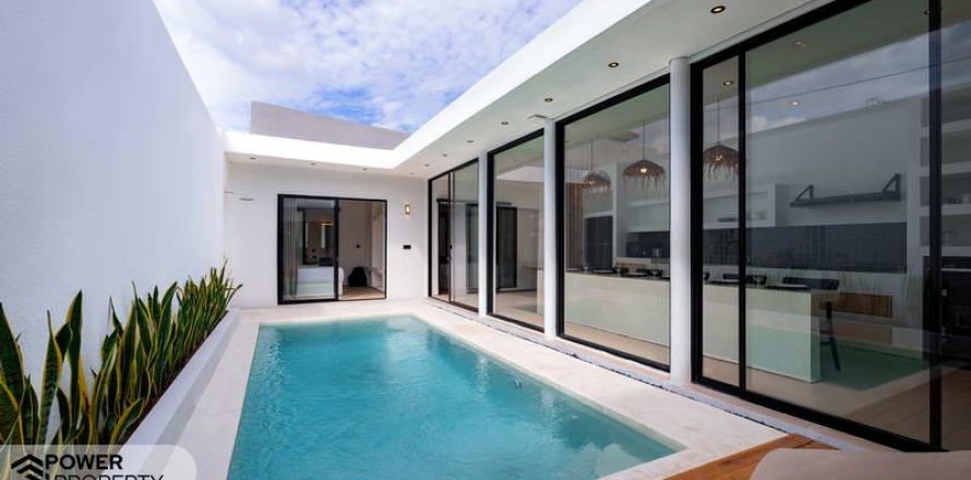 Вилла с 3 спальнями в Чангу, Бадунг,  (9256)