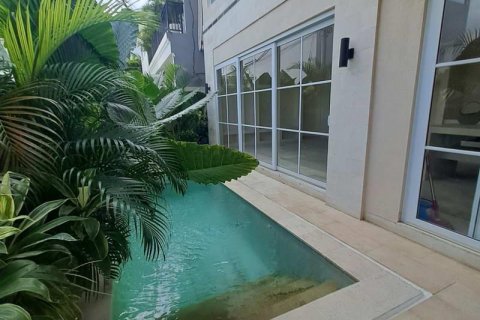 Вилла с 2 спальнями в Переренан, Менгви, Бадунг,  (9253) 15