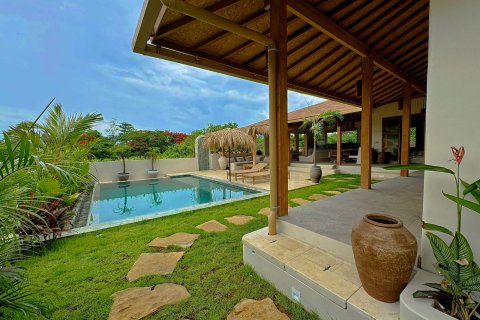 Вилла с 3 спальнями в Южная Кута, Бадунг,  (9359) 15