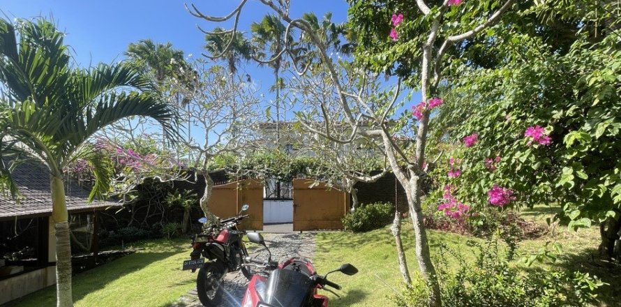 Вилла с 2 спальнями в Джимбаран, Бадунг,  (9414)