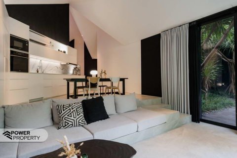 Вилла с 3 спальнями в Тампаксиринг, Гианьяр, (9813) 7