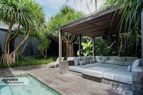 Вилла с 3 спальнями в Тампаксиринг, Гианьяр, (9813) 2