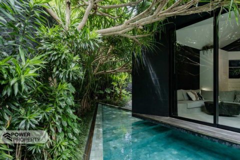 Вилла с 3 спальнями в Тампаксиринг, Гианьяр,  (9813)