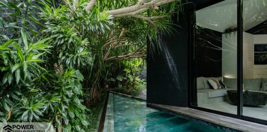 Вилла с 3 спальнями в Тампаксиринг, Гианьяр, (9813)