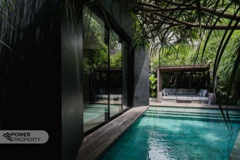 Вилла с 3 спальнями в Тампаксиринг, Гианьяр, (9813) 30