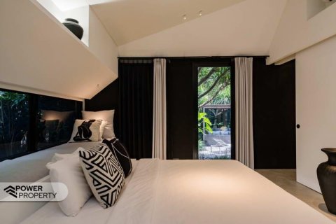 Вилла с 3 спальнями в Тампаксиринг, Гианьяр, (9813) 26