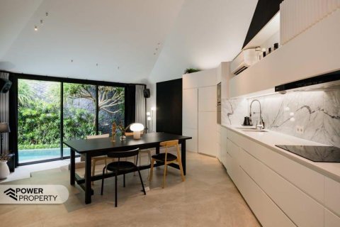 Вилла с 3 спальнями в Тампаксиринг, Гианьяр, (9813) 11