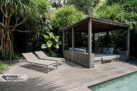 Вилла с 3 спальнями в Тампаксиринг, Гианьяр, (9813) 29