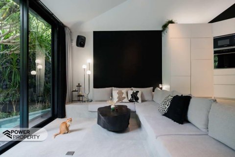 Вилла с 3 спальнями в Тампаксиринг, Гианьяр, (9813) 8