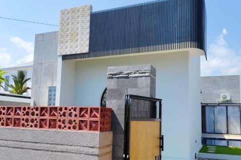 Вилла с 3 спальнями в Ловина, Антуран, Булеленг,  (9271) 17