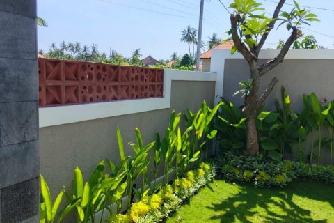 Вилла с 3 спальнями в Ловина, Антуран, Булеленг,  (9271) 11