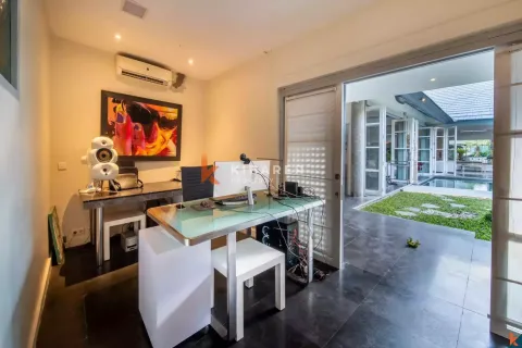 4 bedrooms Villa in South Denpasar, Denpasar, Bali (13231) 25