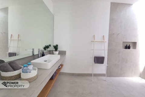 6 bedrooms Villa in Seminyak, Badung, (9866) 29