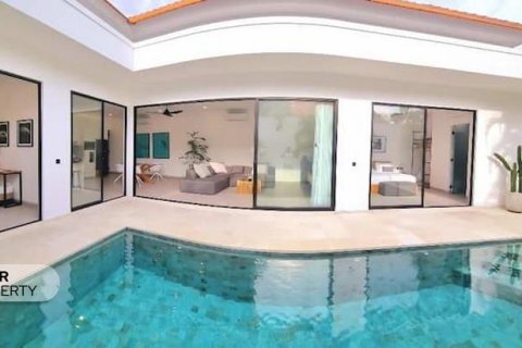 6 bedrooms Villa in Seminyak, Badung, (9866) 4