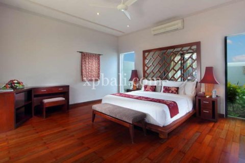 4 bedrooms Villa in Nusa Dua, Badung, (9870) 9
