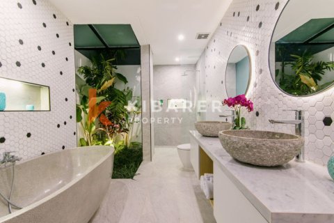 4 bedrooms Villa in Tibubeneng, Badung, Bali (13450) 16