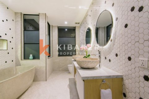 4 bedrooms Villa in Tibubeneng, Badung, Bali (13450) 11