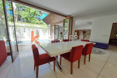 4 bedrooms Villa in Tibubeneng, Badung, Bali (13574) 10