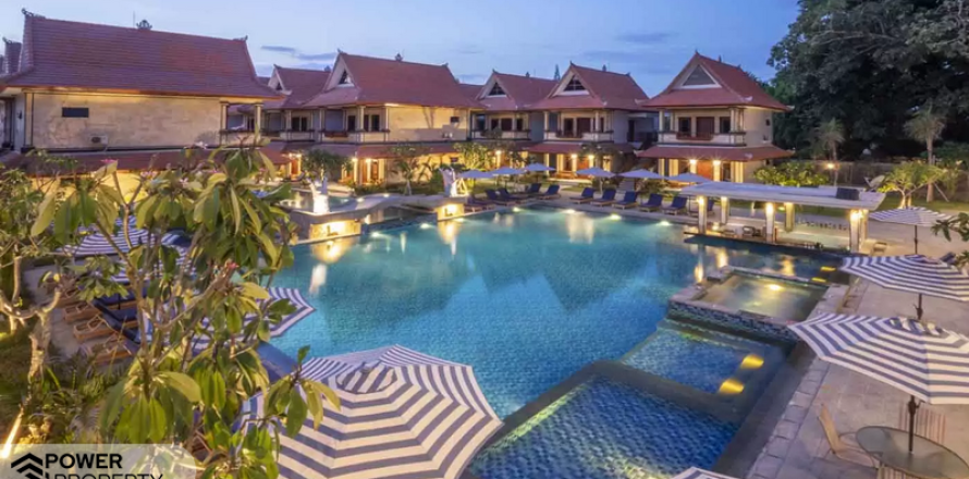 Отель, гостиница с 56 спальнями в Семиньяк, Бадунг,  (9207)