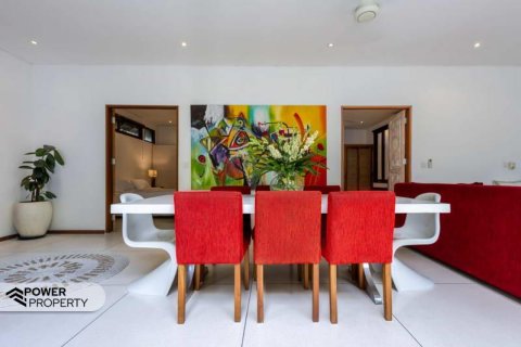 Отель, гостиница с 13 спальнями в Чангу, Бадунг,  (9204) 5