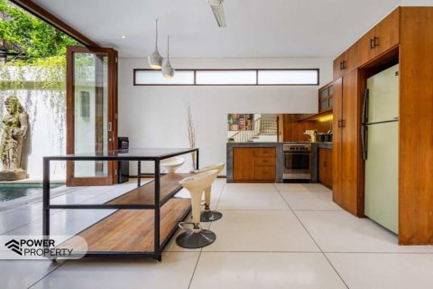 Отель, гостиница с 13 спальнями в Чангу, Бадунг,  (9204) 7