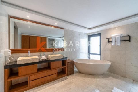 Вилла с 4 спальнями в Кута, Бадунг, Бали (13059) 7