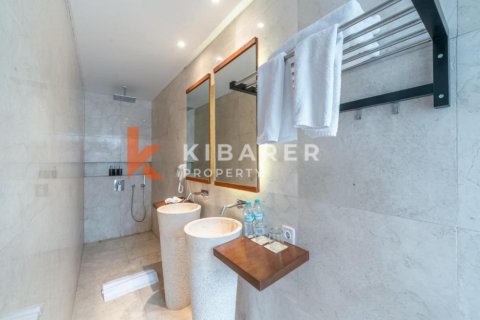Вилла с 4 спальнями в Кута, Бадунг, Бали (13059) 15