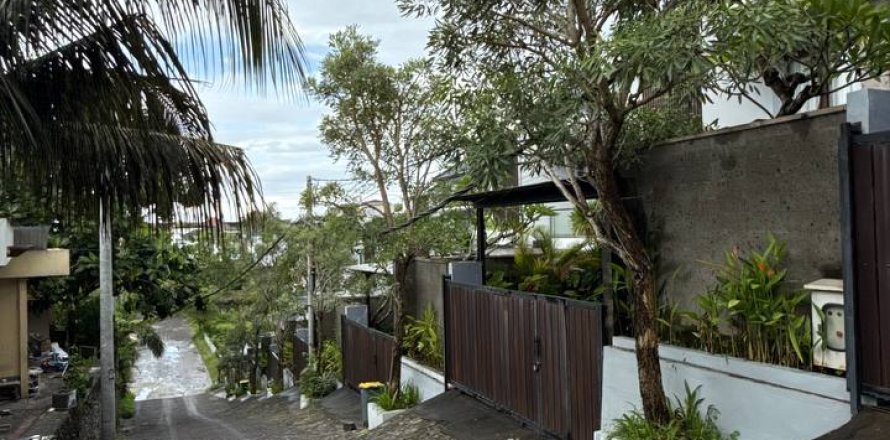 Вилла с 3 спальнями в Нуса Дуа, Бадунг,  (9853)