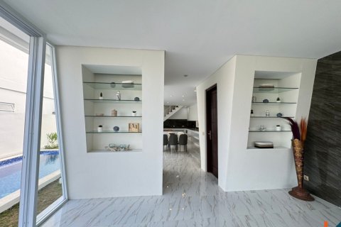 Вилла с 3 спальнями в Керобокан, Бадунг, Бали (11704) 11