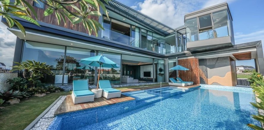 Studio Villa in Denpasar, Bali (10641)